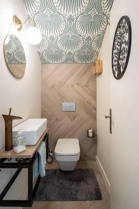 빌라 Lovely House Near The Beach 에스테포나